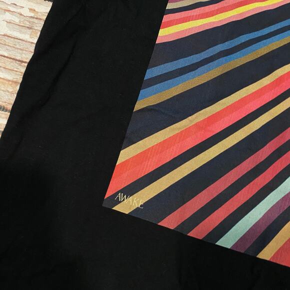 ( NEW ) Hillsong United Awake tee - Picture 4 of 9